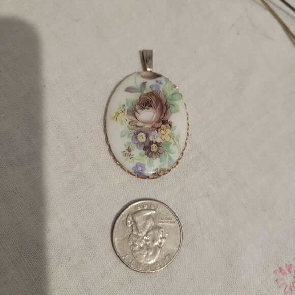 Vintage Victorian Hand Painted Porcelain China Pendant Pink Yellow Blue Roses - Picture 3 of 11